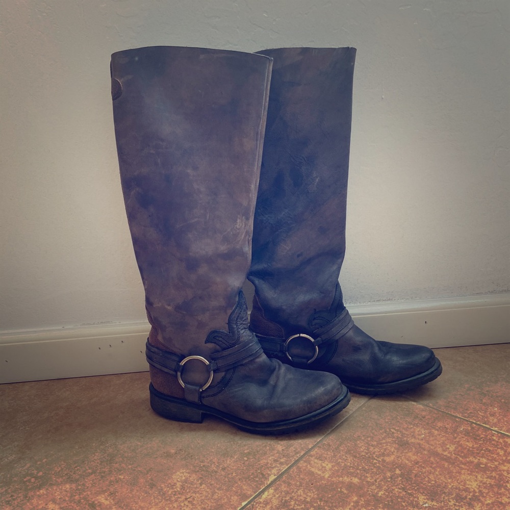SOLD!!! Steve Madden leather distressed  boots